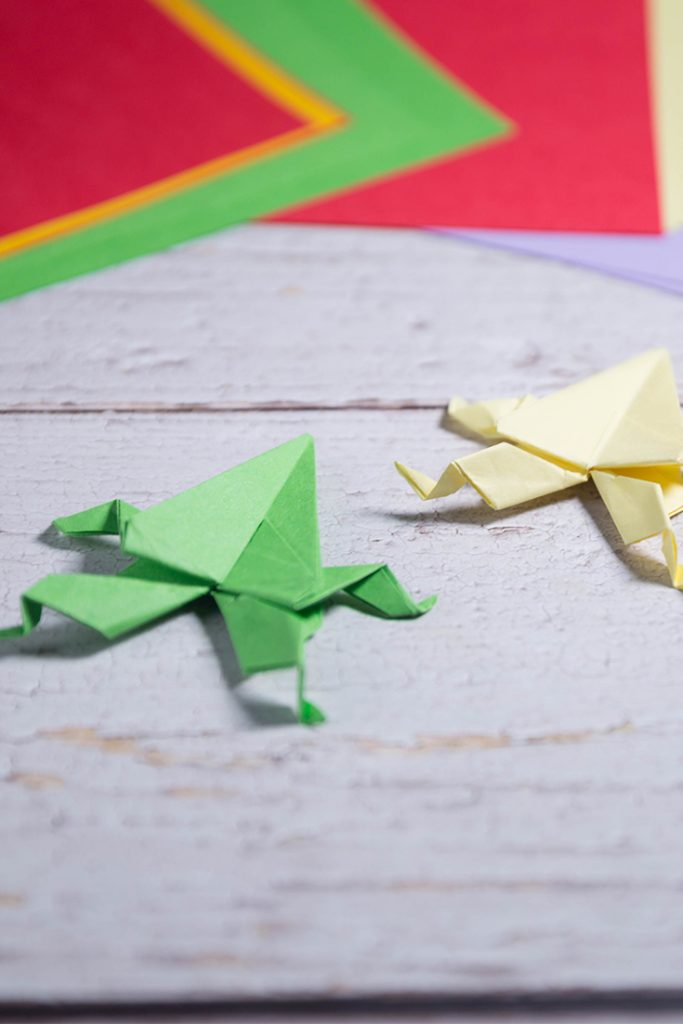 how to fold an origami frog